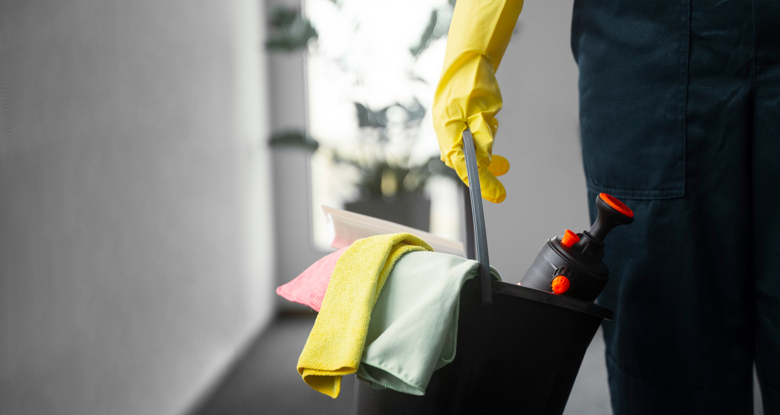 Umfassende Reinigungs- und Hausmeisterdienste von FACILITY MANAGEMENT
